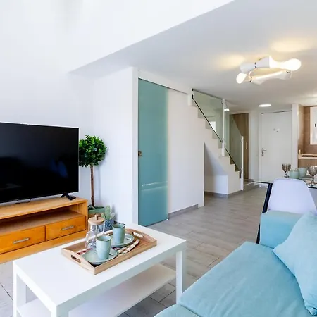 Luxury Parque Santiago I 아파트 *